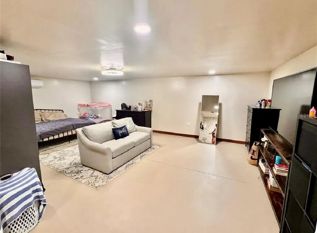 5832 Holmes Drive Orlando FL 32808