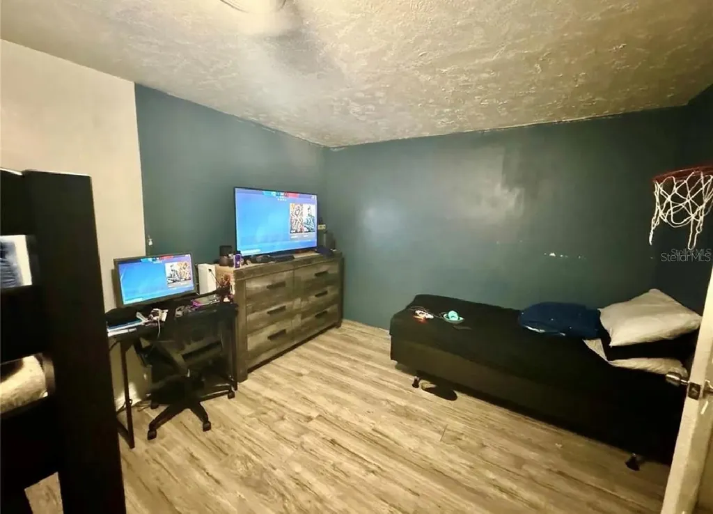 5832 Holmes Drive Orlando FL 32808