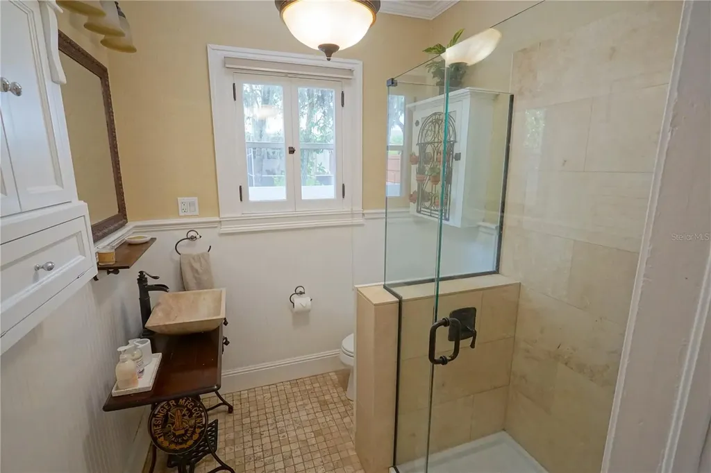 229 E 6th Avenue Mount Dora FL 32757
