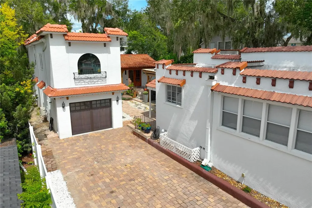 229 E 6th Avenue Mount Dora FL 32757