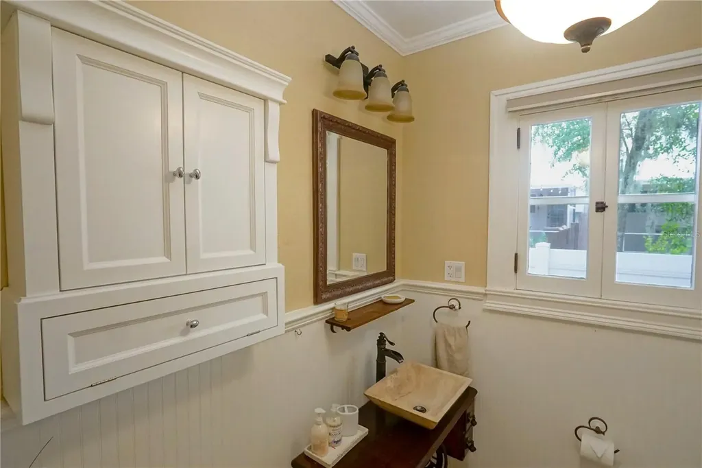 229 E 6th Avenue Mount Dora FL 32757