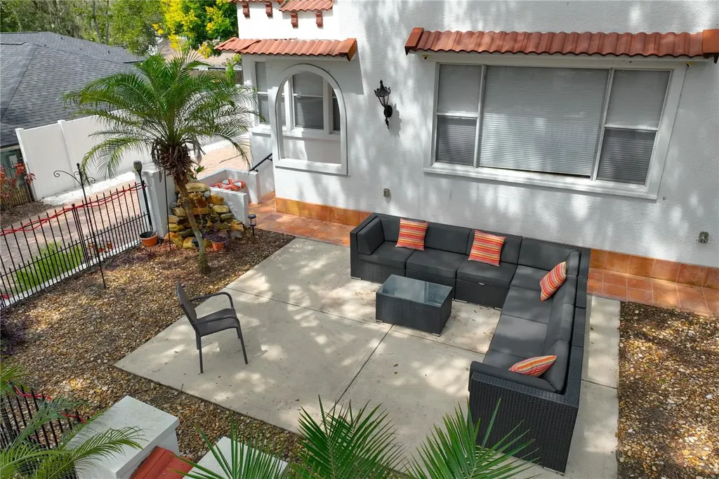 229 E 6th Avenue Mount Dora FL 32757