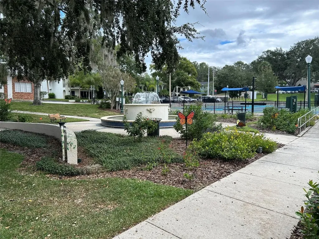 229 E 6th Avenue Mount Dora FL 32757