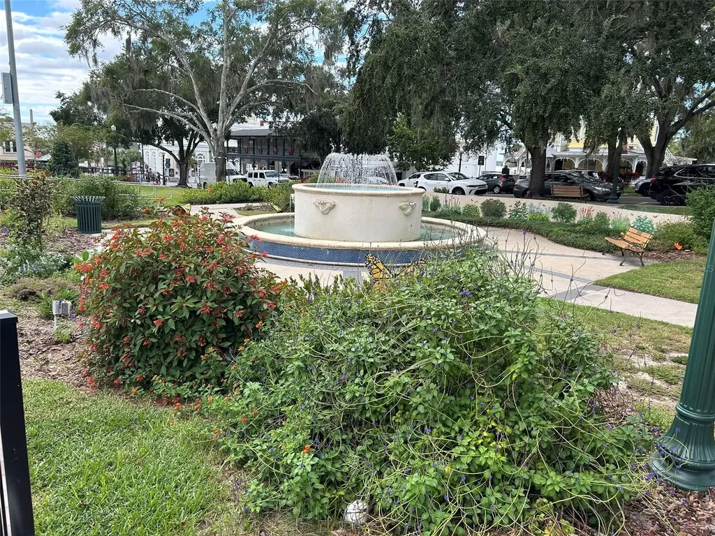 229 E 6th Avenue Mount Dora FL 32757