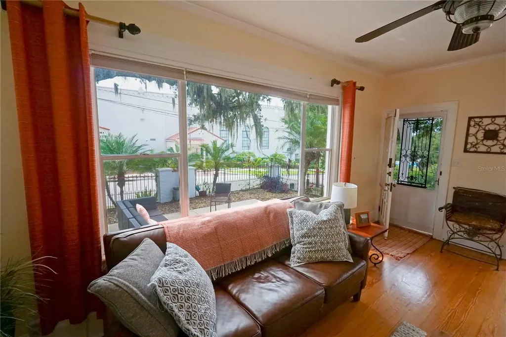 229 E 6th Avenue Mount Dora FL 32757