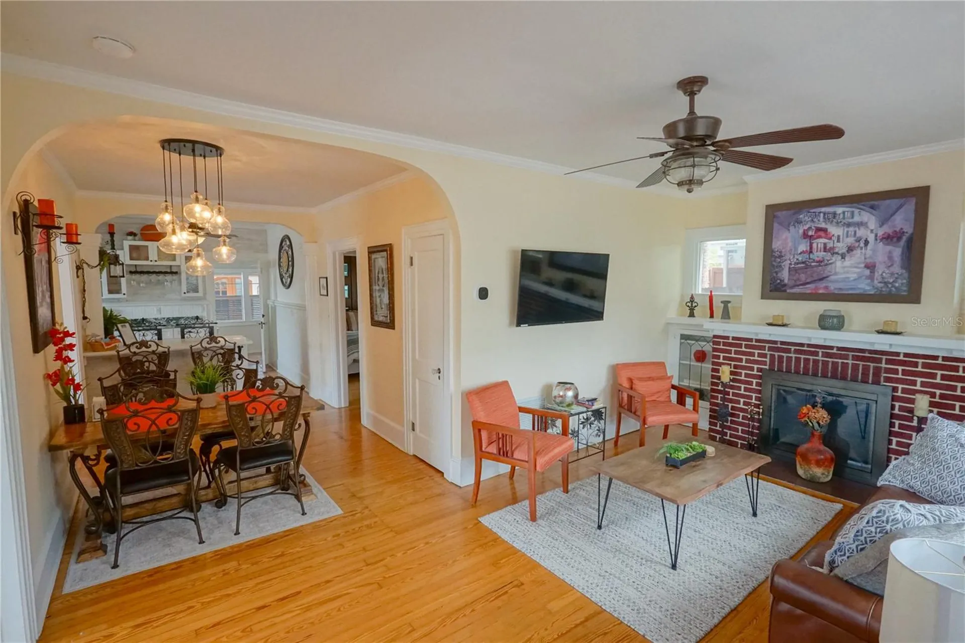 229 E 6th Avenue Mount Dora FL 32757