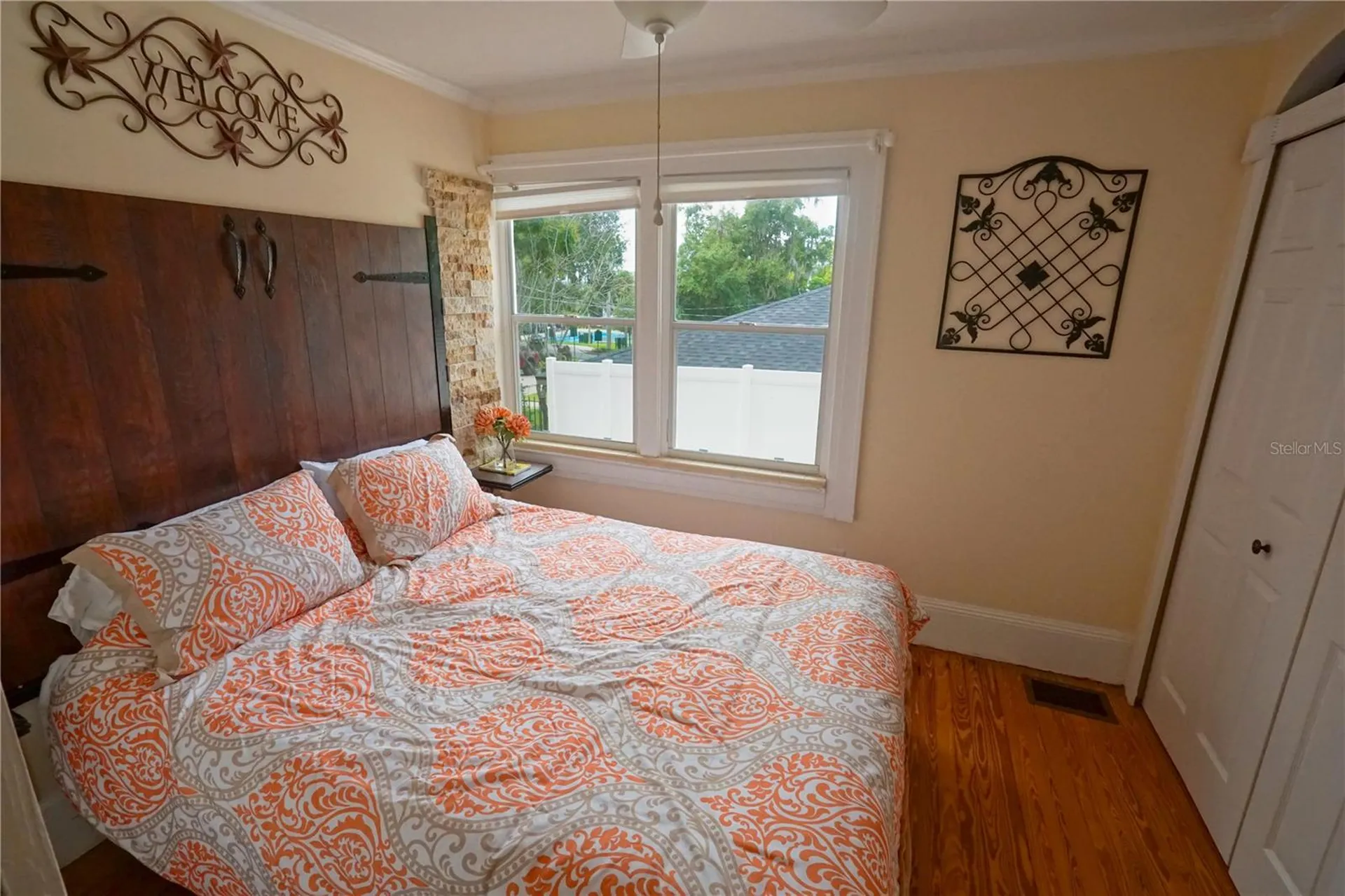 229 E 6th Avenue Mount Dora FL 32757