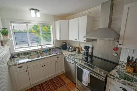 229 E 6th Avenue Mount Dora FL 32757