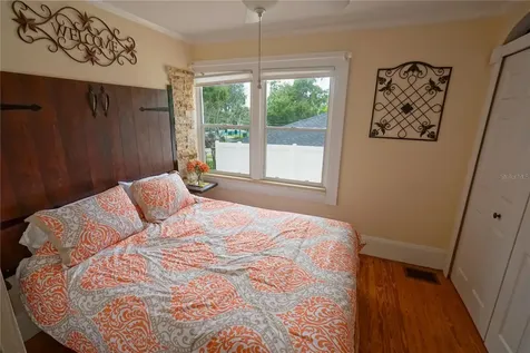 229 E 6th Avenue Mount Dora FL 32757