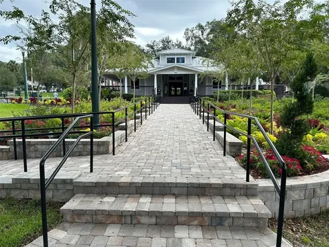 229 E 6th Avenue Mount Dora FL 32757