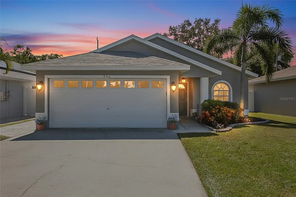 346 46th Avenue N St Petersburg FL 33703