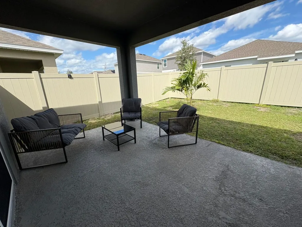 1181 Cascades Avenue Davenport FL 33837