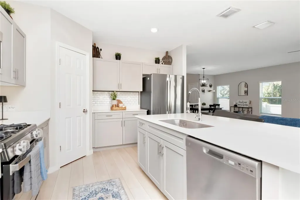 11338 Brook Edge Avenue Riverview FL 33569