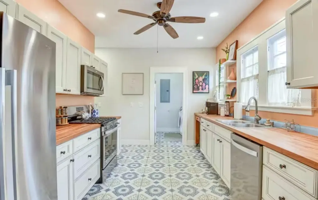 618 19th Street W Bradenton FL 34205