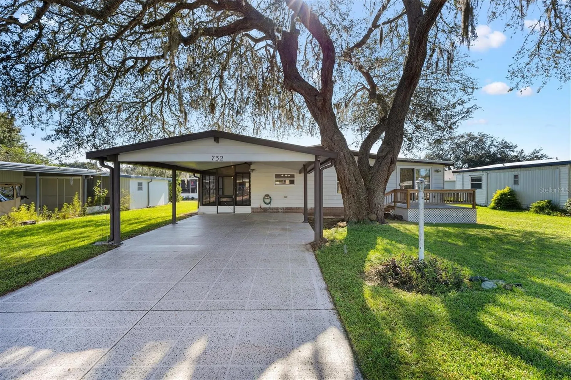 732 Royal Palm Avenue Lady Lake FL 32159