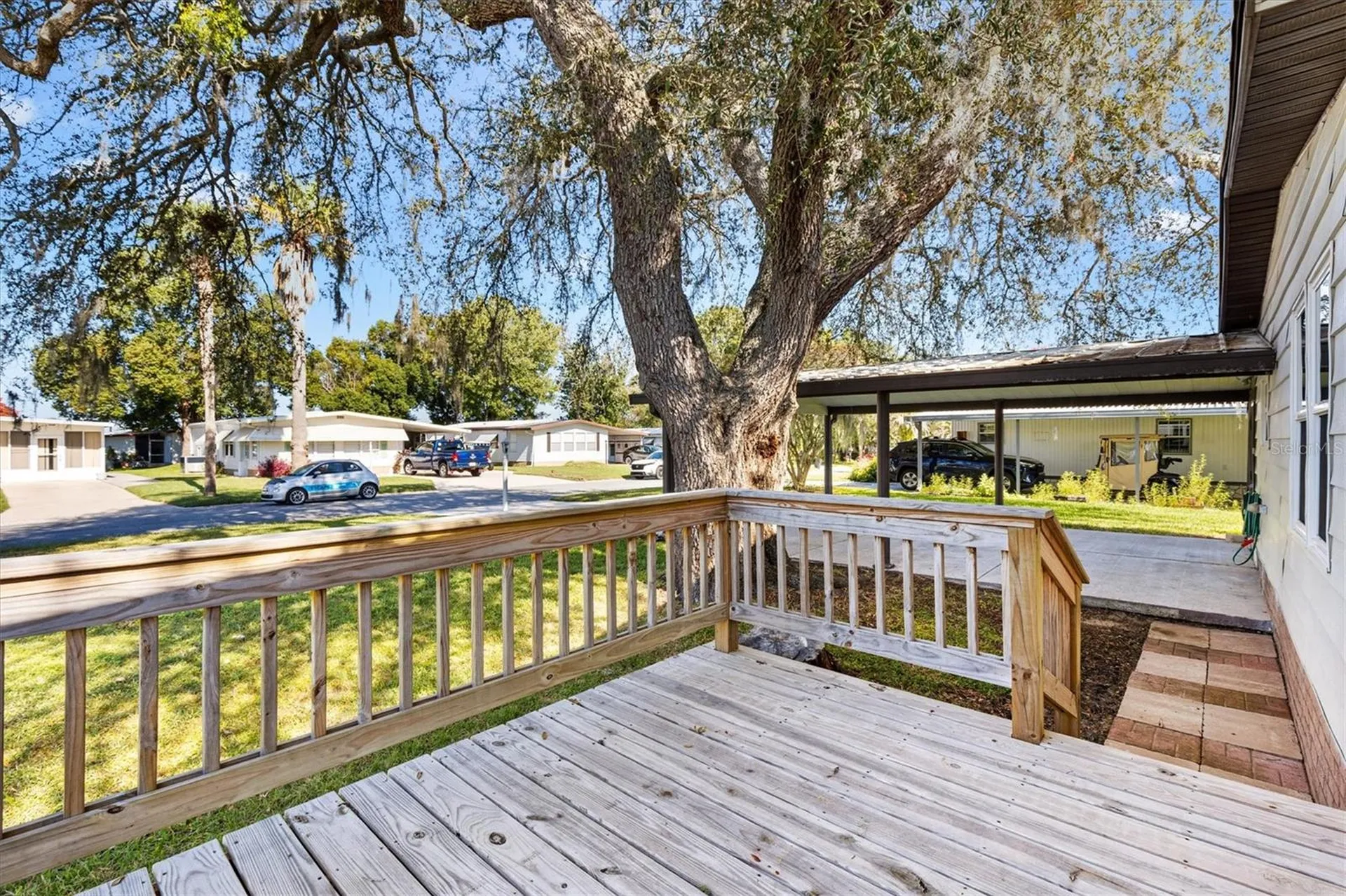 732 Royal Palm Avenue Lady Lake FL 32159