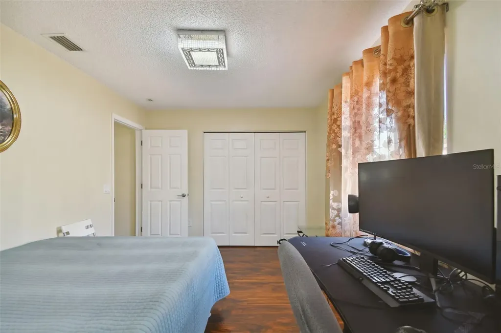 1637 Gray Bark Drive Oldsmar FL 34677