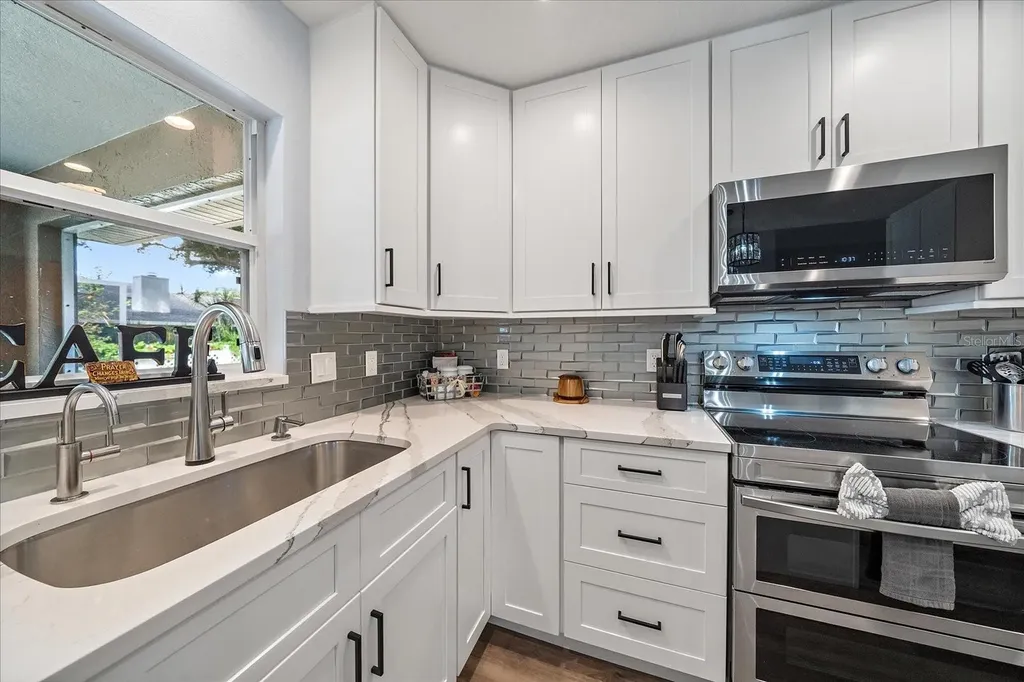 2030 Old Trevor Way Sarasota FL 34232