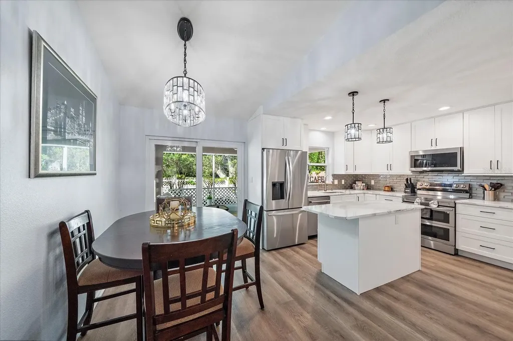 2030 Old Trevor Way Sarasota FL 34232