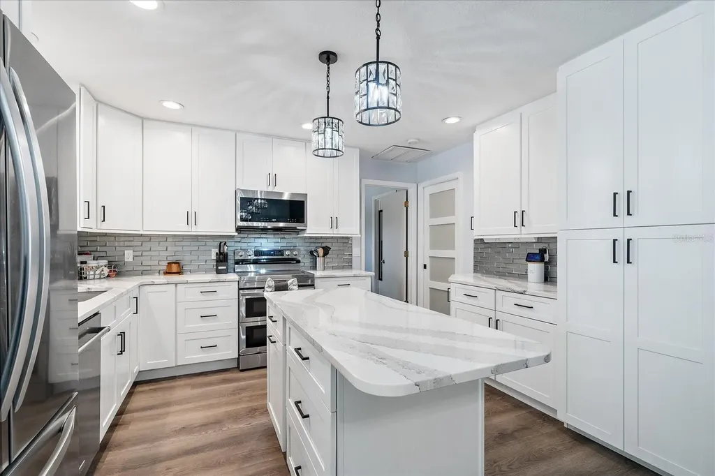 2030 Old Trevor Way Sarasota FL 34232