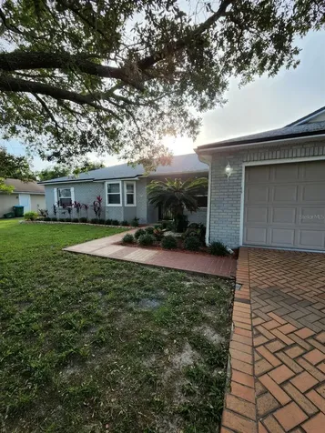542 Blackstone Avenue Deltona FL 32725