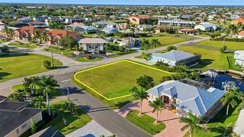 600 Via Tripoli Punta Gorda FL 33950