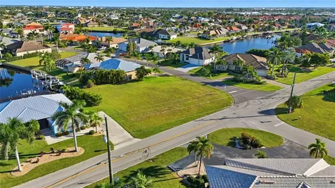 600 Via Tripoli Punta Gorda FL 33950