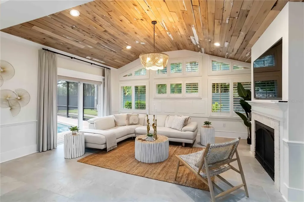 499 Partridge Circle Sarasota FL 34236