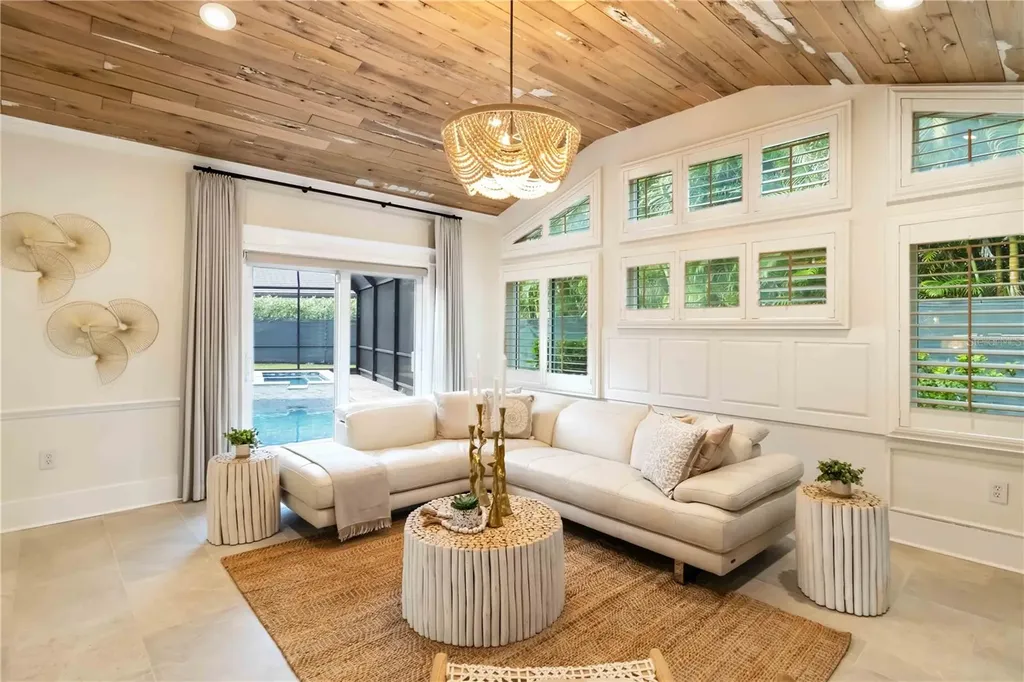 499 Partridge Circle Sarasota FL 34236