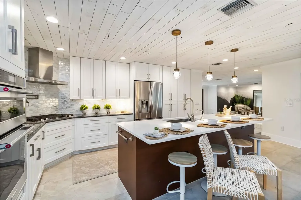 499 Partridge Circle Sarasota FL 34236