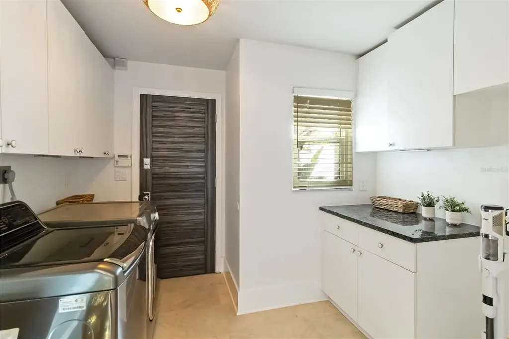 499 Partridge Circle Sarasota FL 34236