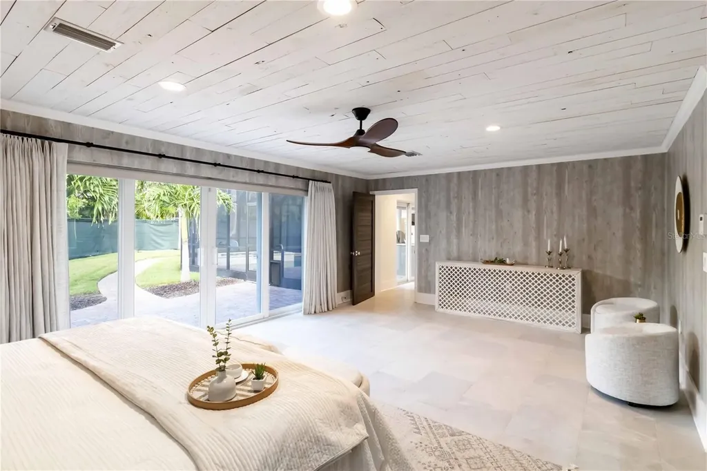 499 Partridge Circle Sarasota FL 34236