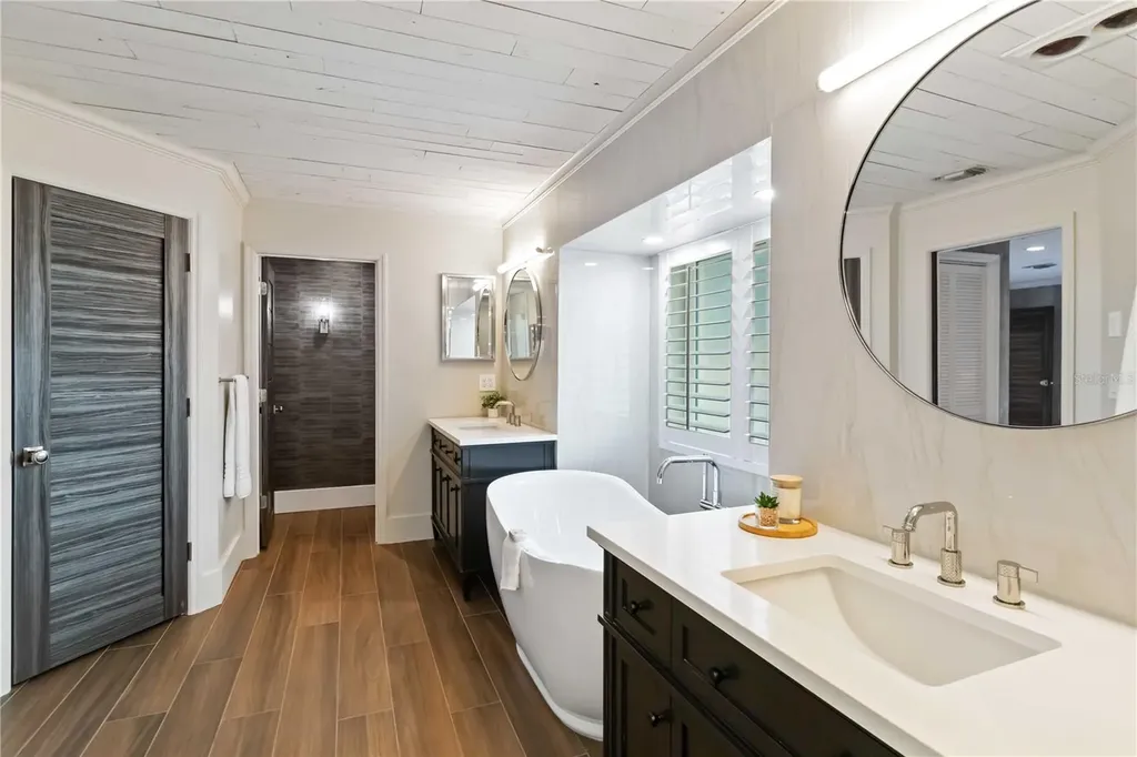 499 Partridge Circle Sarasota FL 34236