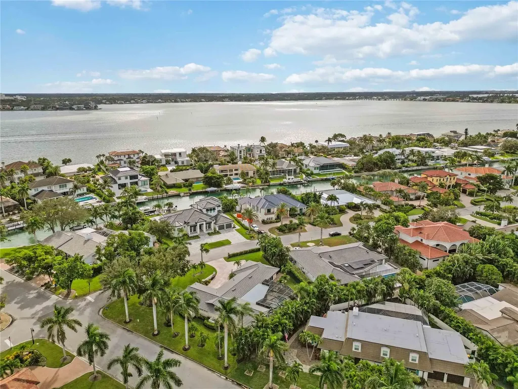 499 Partridge Circle Sarasota FL 34236