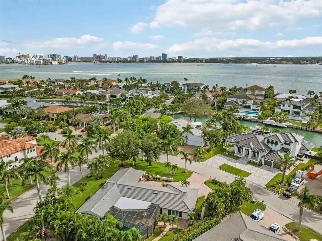 499 Partridge Circle Sarasota FL 34236