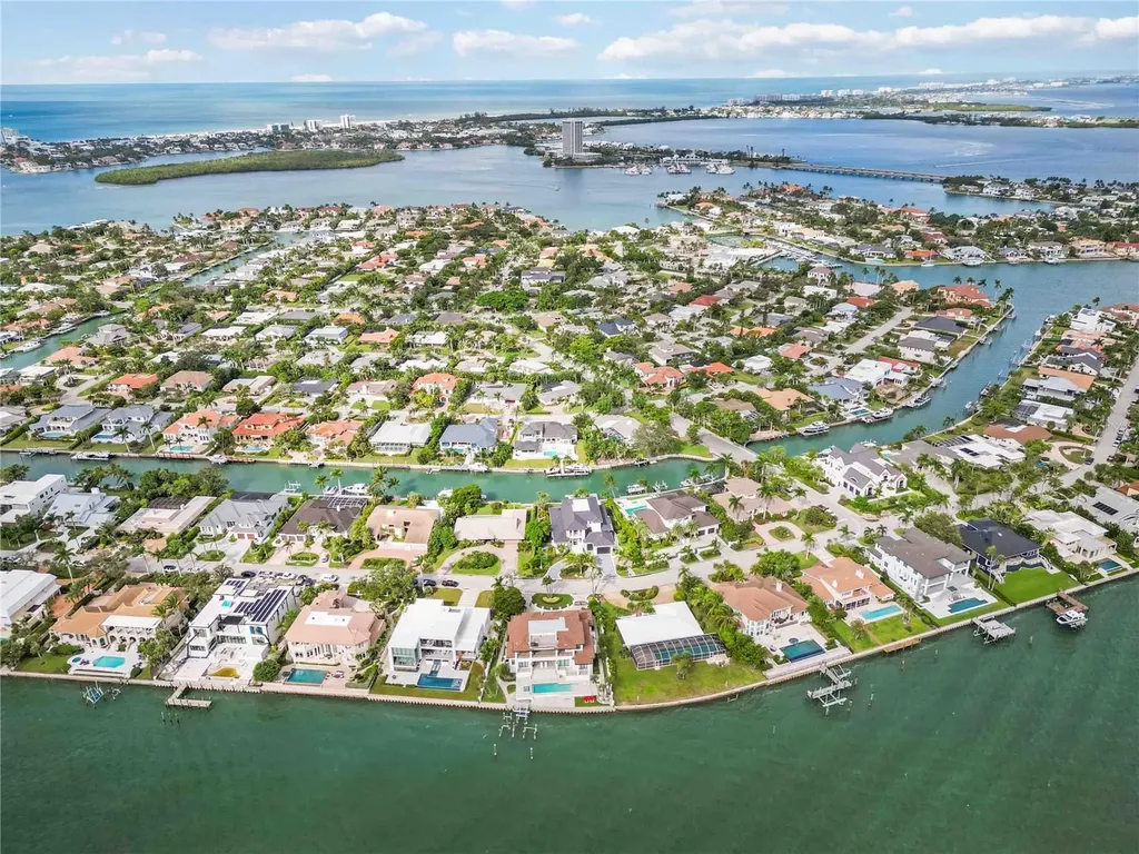 499 Partridge Circle Sarasota FL 34236