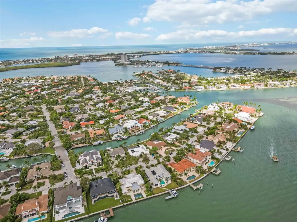 499 Partridge Circle Sarasota FL 34236