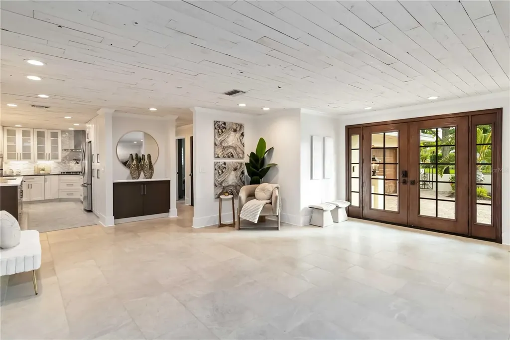 499 Partridge Circle Sarasota FL 34236