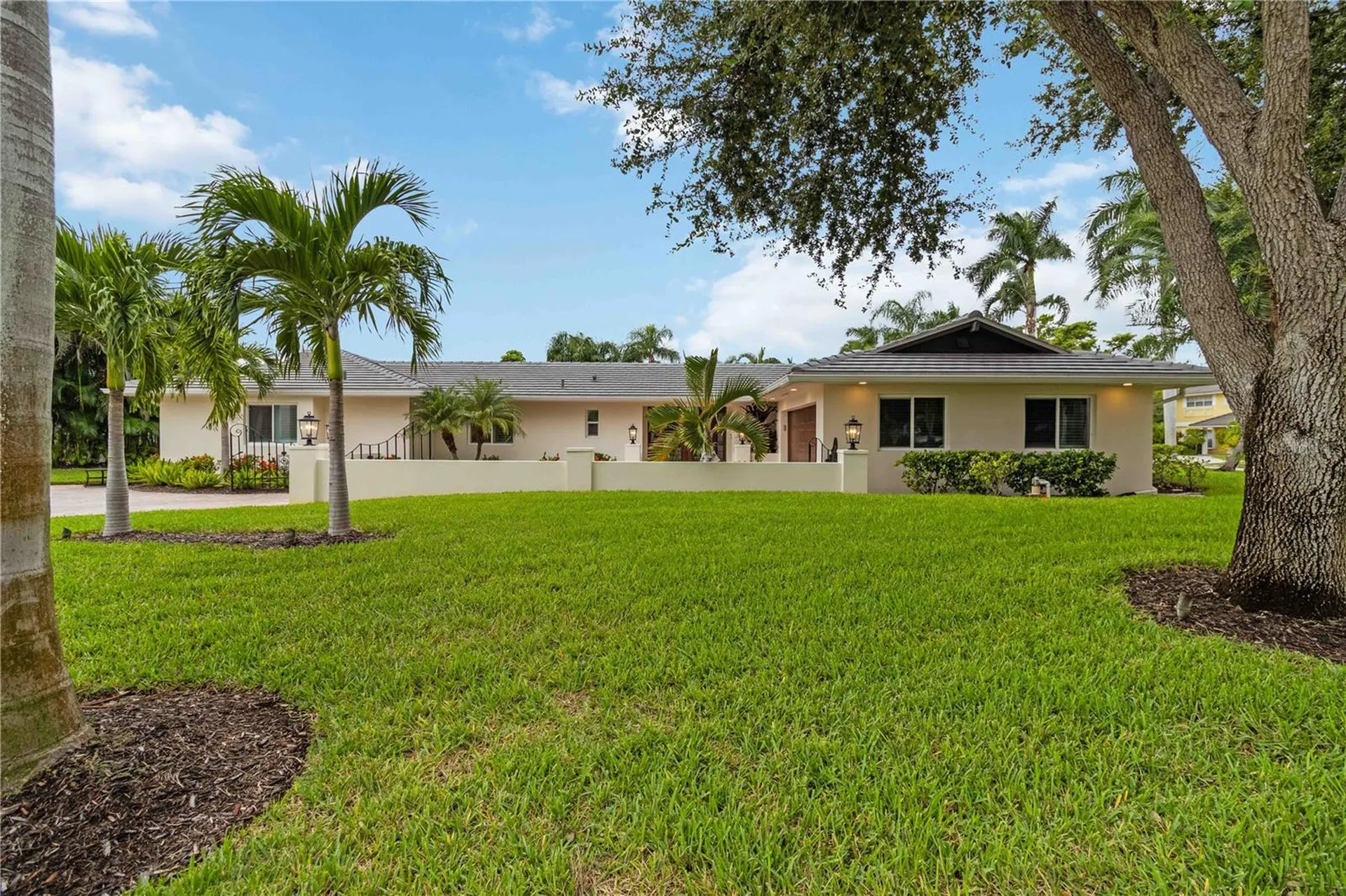 499 Partridge Circle Sarasota FL 34236