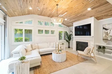 499 Partridge Circle Sarasota FL 34236