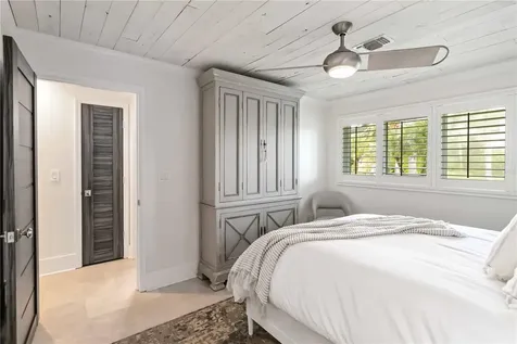 499 Partridge Circle Sarasota FL 34236