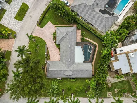 499 Partridge Circle Sarasota FL 34236