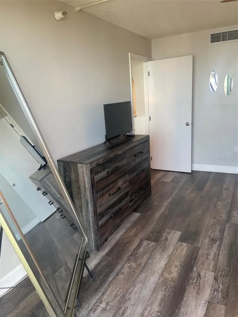 690 Island Way Clearwater Beach FL 33767