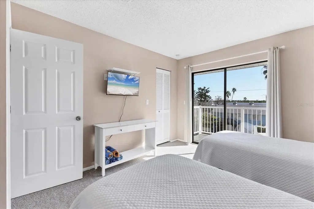 3400 6th Avenue Holmes Beach FL 34217