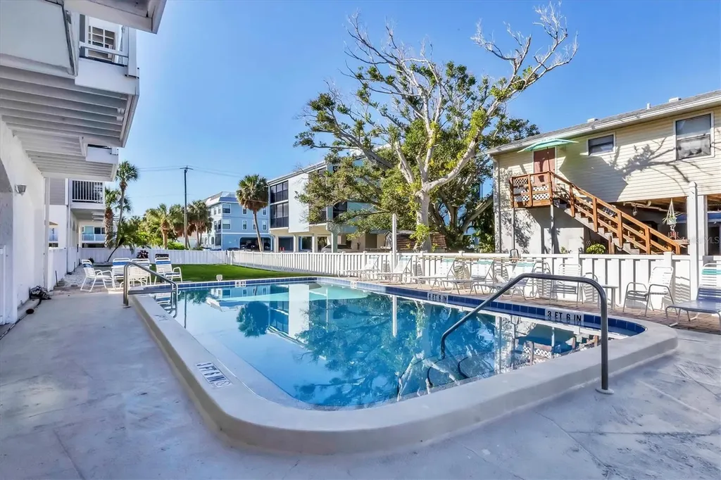 3400 6th Avenue Holmes Beach FL 34217