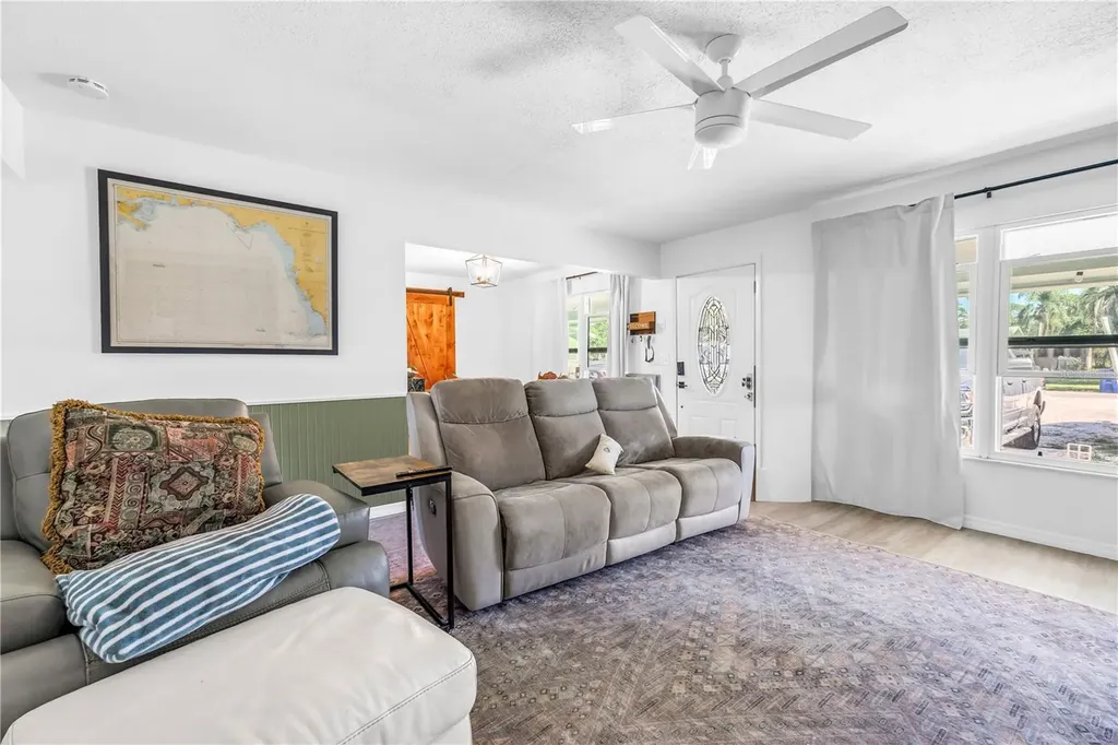 4078 Groveland Avenue Sarasota FL 34231