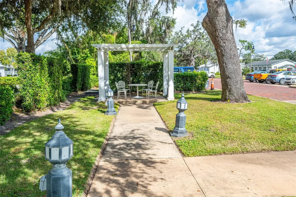 272 W Warren Avenue Longwood FL 32750