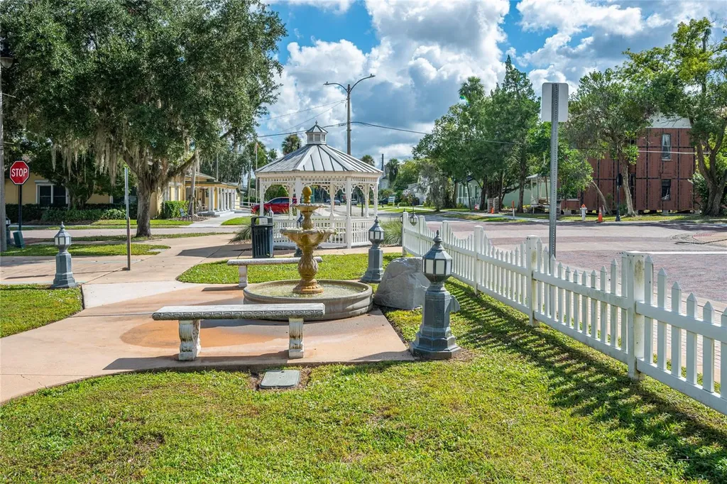 272 W Warren Avenue Longwood FL 32750
