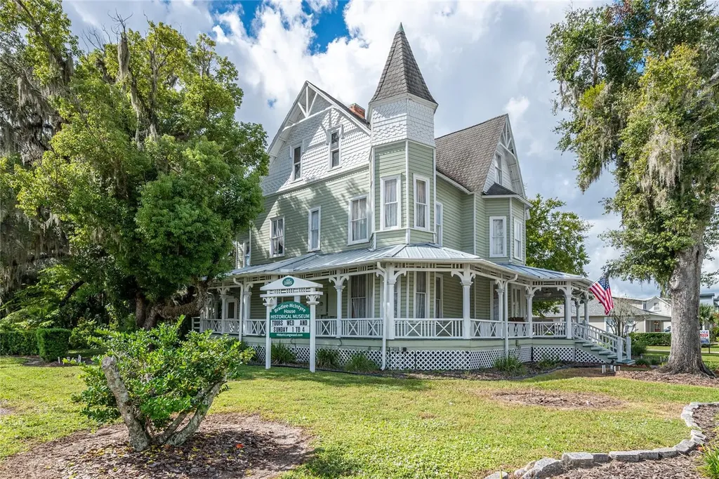 272 W Warren Avenue Longwood FL 32750