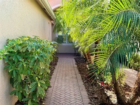15858 Aurora Lake Circle Wimauma FL 33598